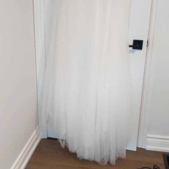 Wedding dress - Picture 7 of 9